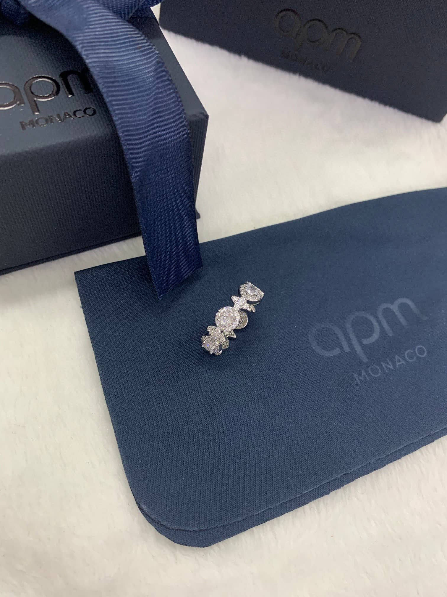 APM Monaco Elegant Diamond Ring